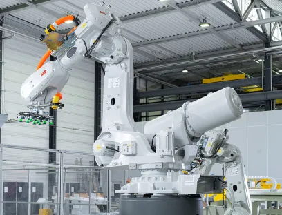The "IRB 6750S" console robot is designed to enable higher robot density in production lines, Photo: ABB The ABB "IRB 6750S" console robot is designed to enable higher robot density in production lines