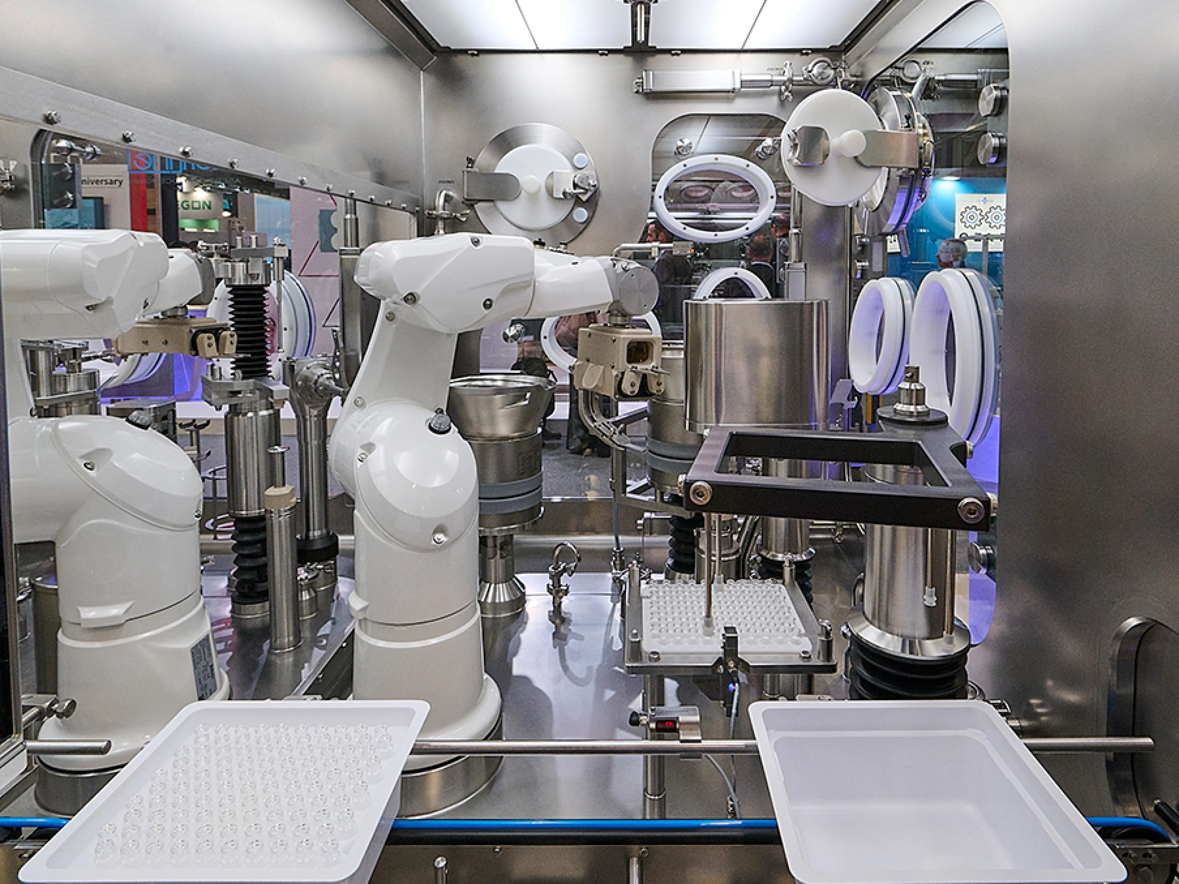 A look inside Steriline's new filling machine, which combines robots, magnetic levitation technology, and a double-walled insulation system, Photo: Steriline A look inside Steriline's new filling machine, which combines robots, magnetic levitation technology, and a double-walled insulation system