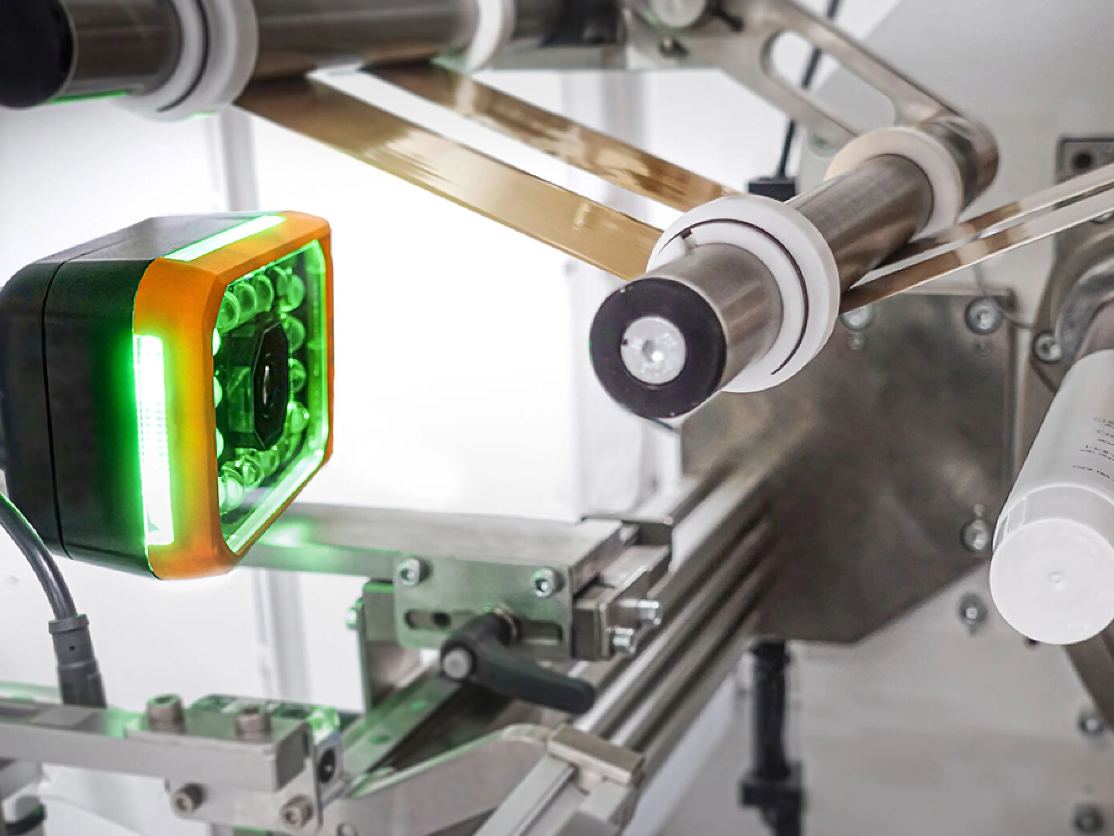 The smart camera brings AI directly into the machine control loop, enabling real-time vision, dynamic model changes and up to 15 times higher edge processing efficiency, Photo: B&R The smart camera brings AI directly into the machine control loop, enabling real-time vision, dynamic model changes and up to 15 times higher edge processing efficiency