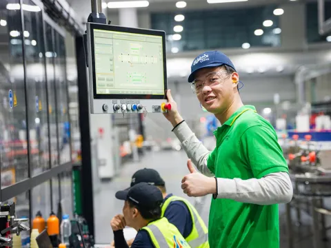 The Chinese operating personnel of Carlsberg are also impressed by the user-friendly KHS technology