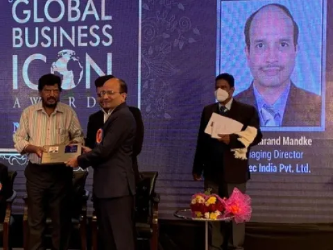 Makarand Mandke, Managing Director of Sesotec India, is delighted to be presented with the “Global Business Icon Award 2021”